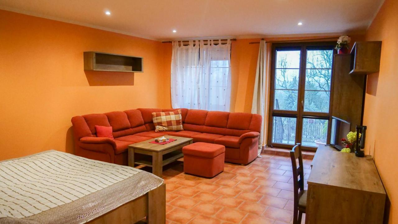 Penzion Na Hradbach Louny Exterior photo
