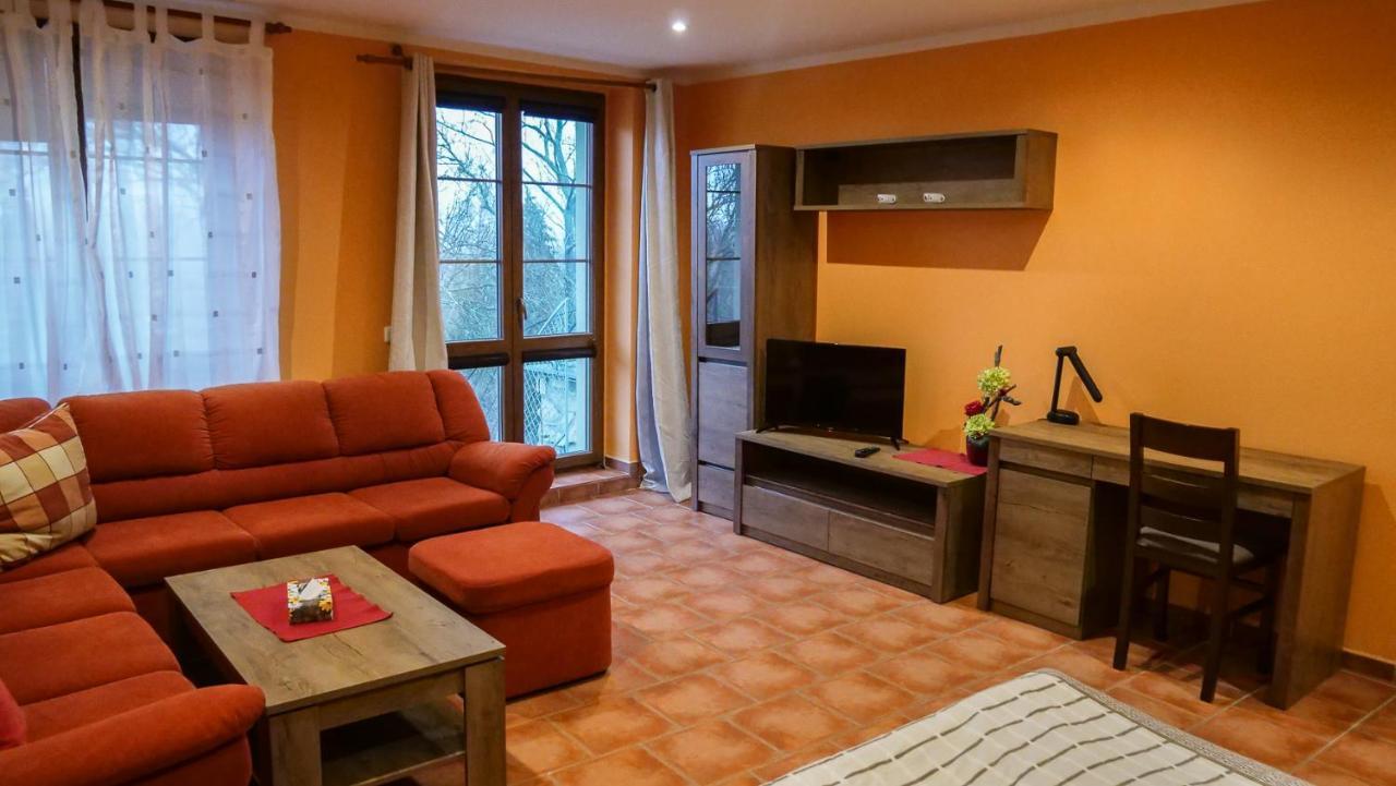 Penzion Na Hradbach Louny Exterior photo